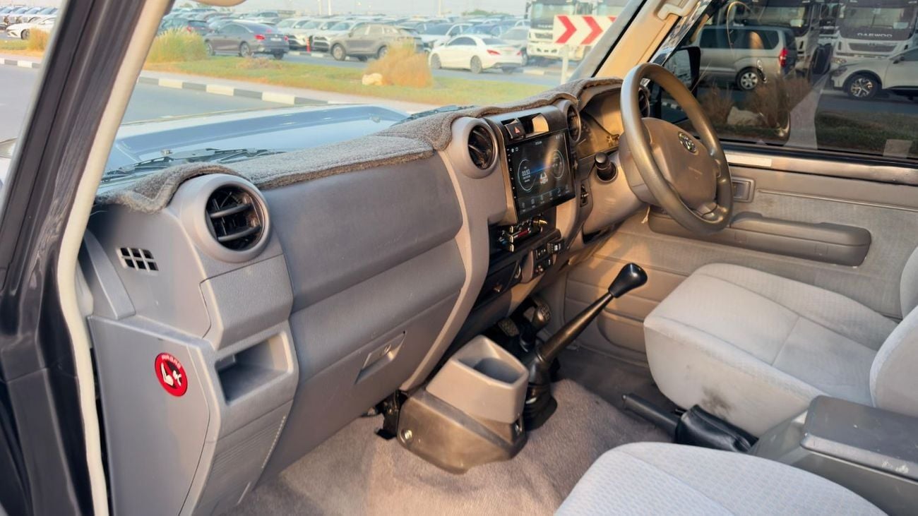 Toyota Land Cruiser HEAVY OFF-ROAD SETUP | 4WD | 4.5L DIESEL ENGINE | MANUAL TRANSMISSION | ROOF RACK + TENT | DOUBLE CA