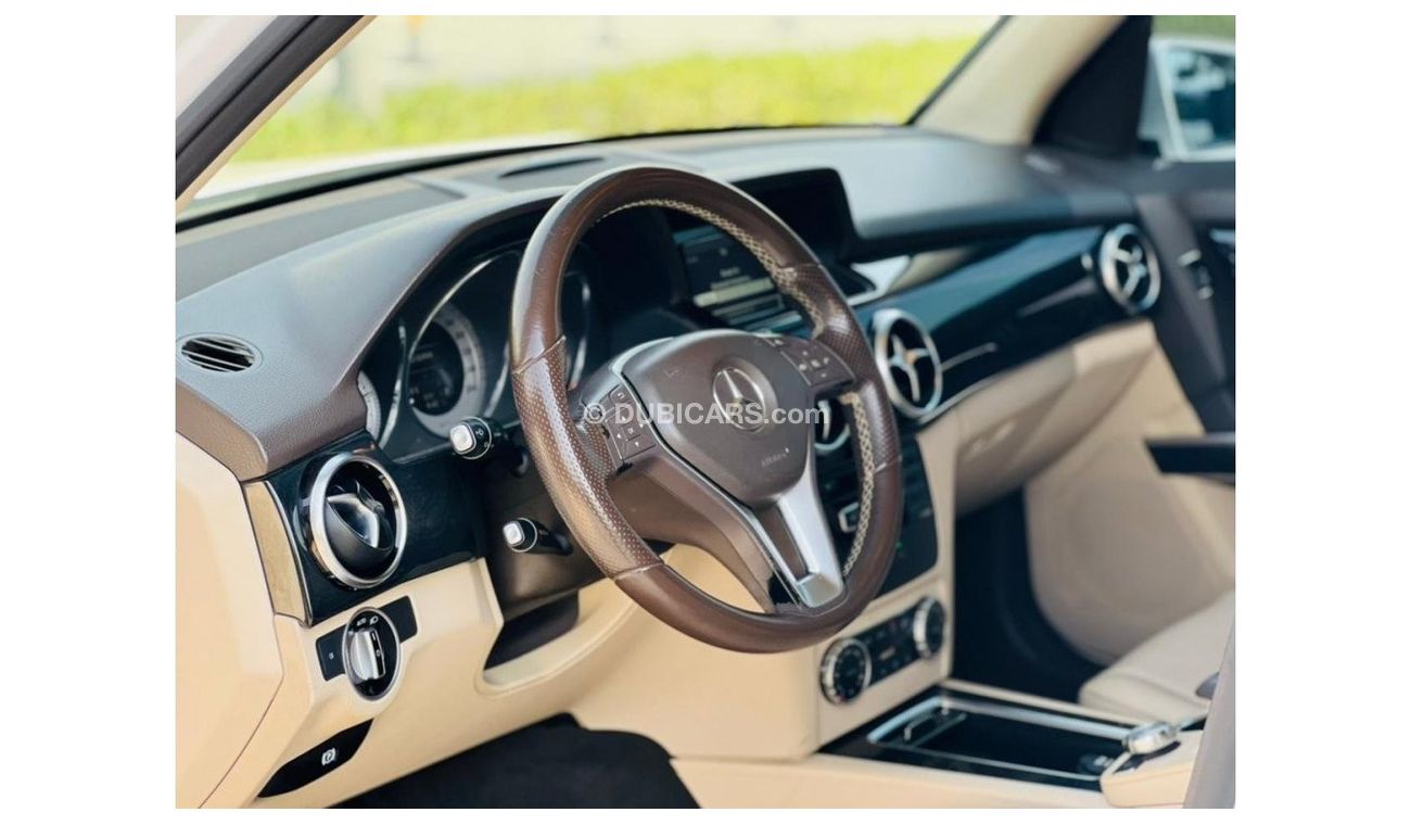 Mercedes-Benz GLK 250 Std 960 P.M MERCEDES GLK 250 2.0L ll GCC ll WELL MAINTAINED
