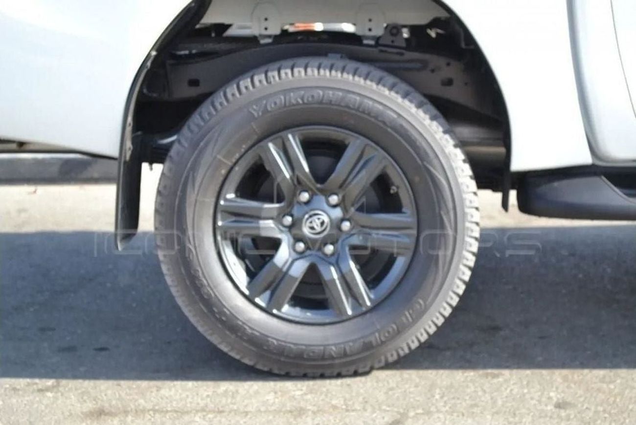 تويوتا هيلوكس 2025 TOYOTA HILUX 2.7L PETROL MANUAL 4X4 SR5