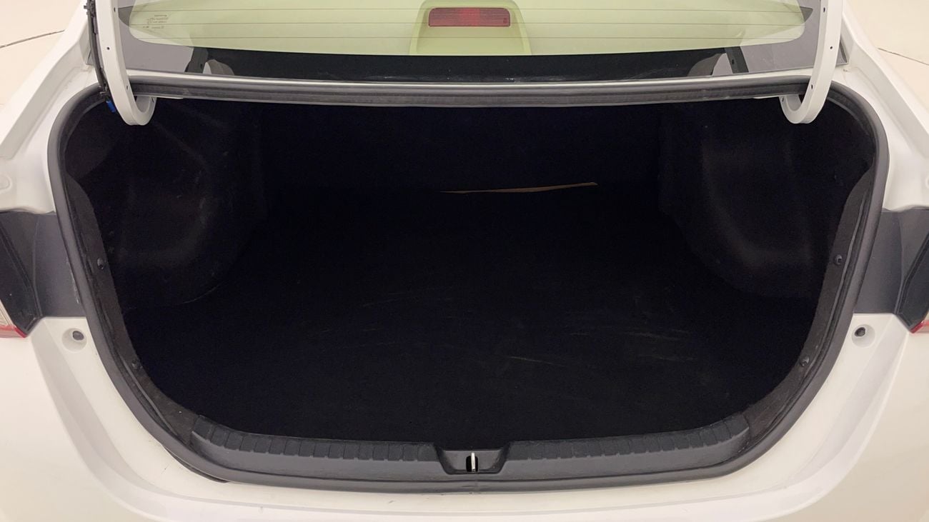 تويوتا يارس SE 1.5 | بدون دفعة مقدمة | اختبار القيادة في المنزل