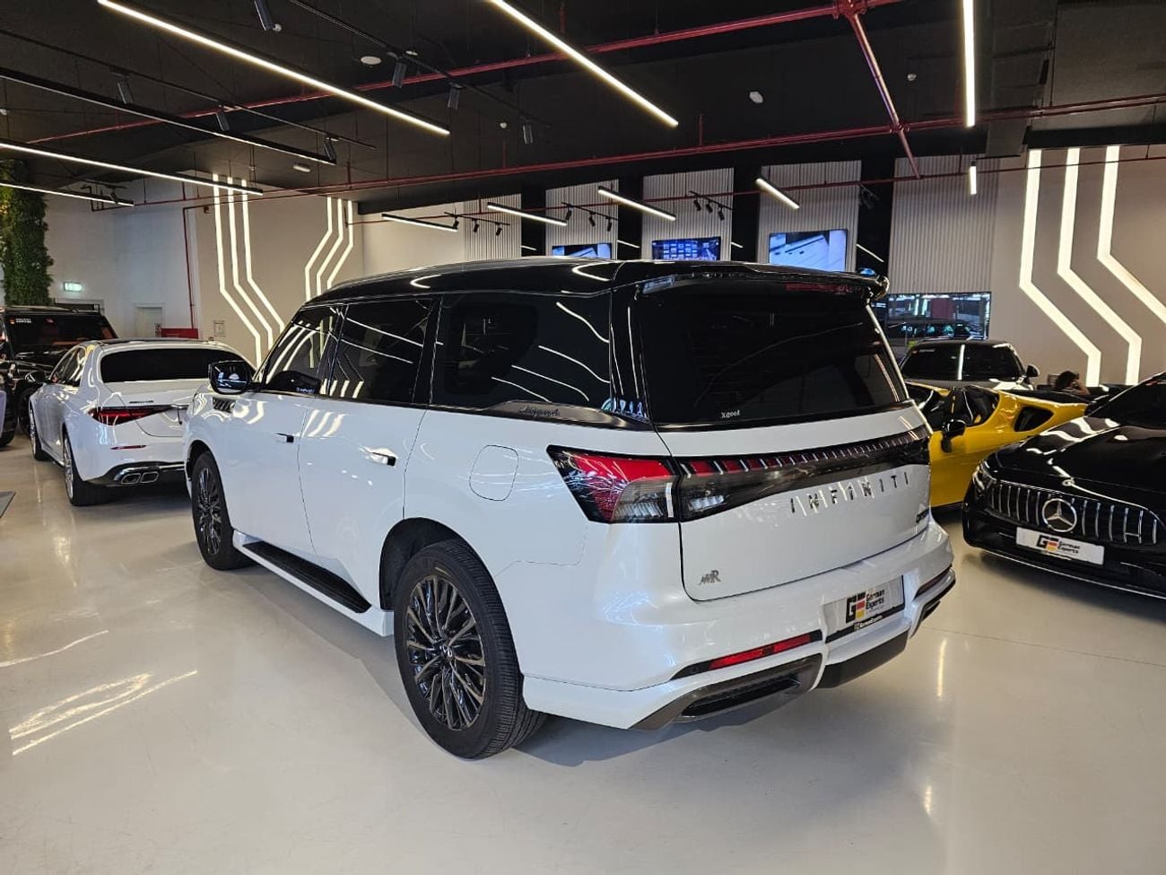 Infiniti QX80 Autograph Bench Chairs 3.5L 2025 Infiniti QX80 Autograph - 5 Years Warranty and Service - Mint condi