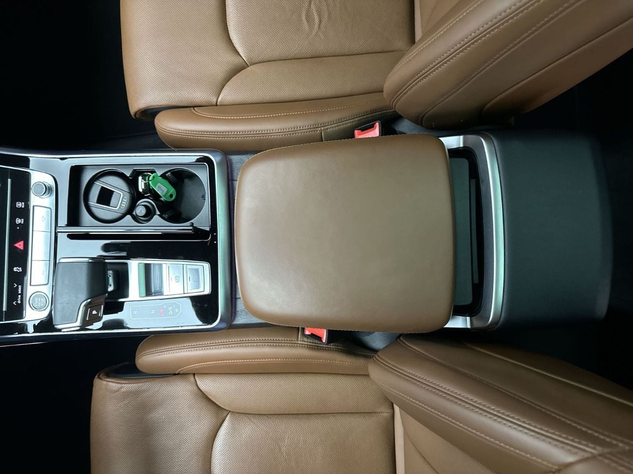 Audi Q8 55 TFSI quattro (340 HP) Luxury (Ref# 01416)