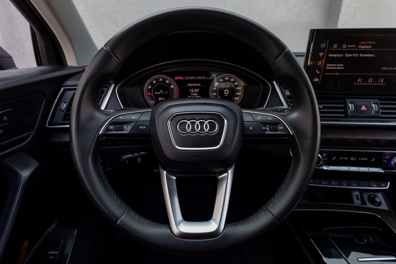 Audi Q5 45 TFSI Quattro 2.0L Audi Q5 45TFSI Quattro 2022 GCC | Agency Warranty