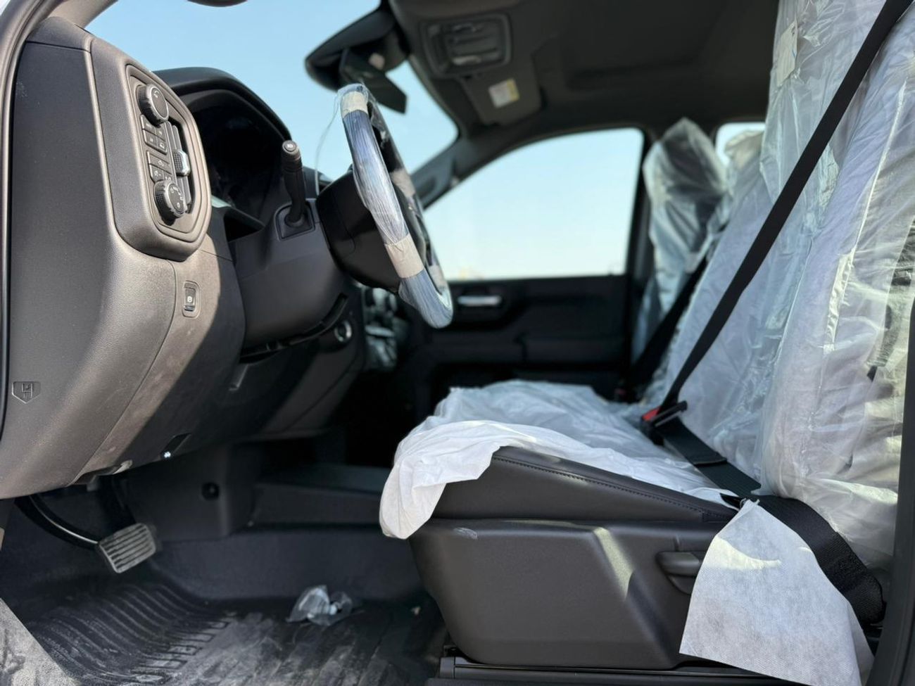 Chevrolet Silverado 1500 RST 1500 REG/CAB TRAILBOSS CLOTH 5.3 V8 RST 5.3 V8 GCC SPECS