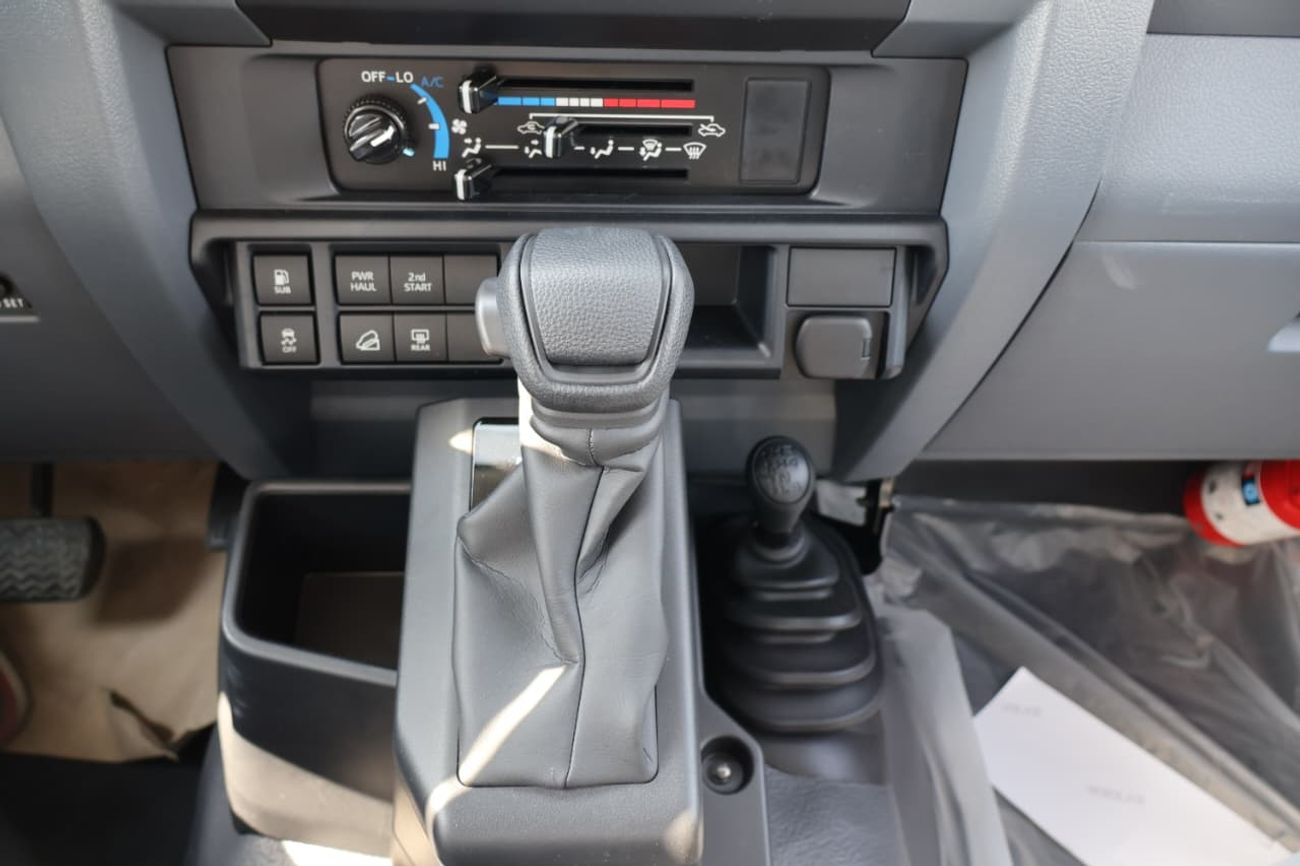 Toyota Land Cruiser 2025 LC78 4.0L  V6 AT