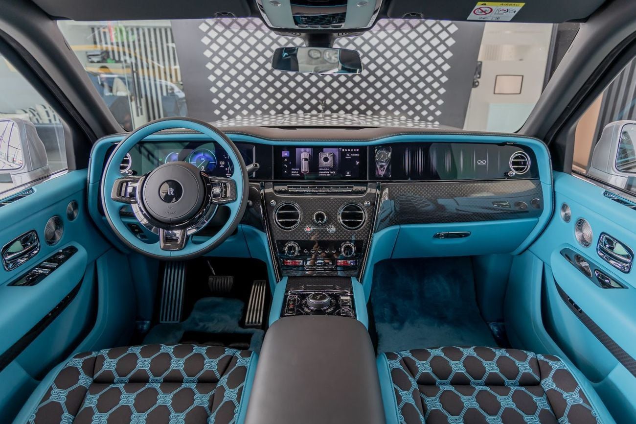 رولز رويس كولينان ROLLS ROYCE CULLINAN | BLACK BADGE | BESPOKE PREMIUM AUDIO  | DUALITY SEATS | European Specs | 2026 