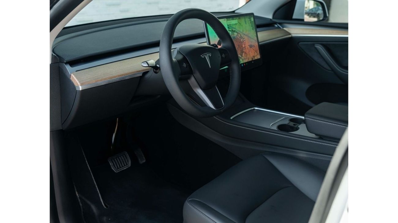 تسلا موديل Y AED 2,831 PM • MODEL Y LONG RANGE • ONLY 4,500 KMS • OFFICIAL TESLA WARRANTY UNTIL 2030•