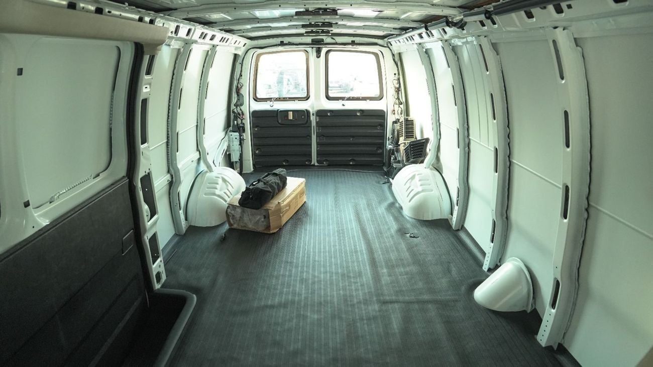 GMC Savana 3500 Extended Wheel Base GCC 2025 MY