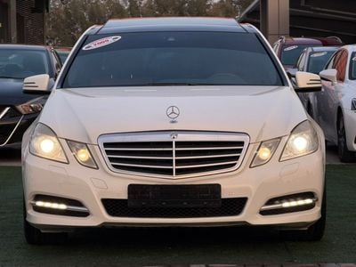 Mercedes-Benz E300 first owner from the agency, fully loaded