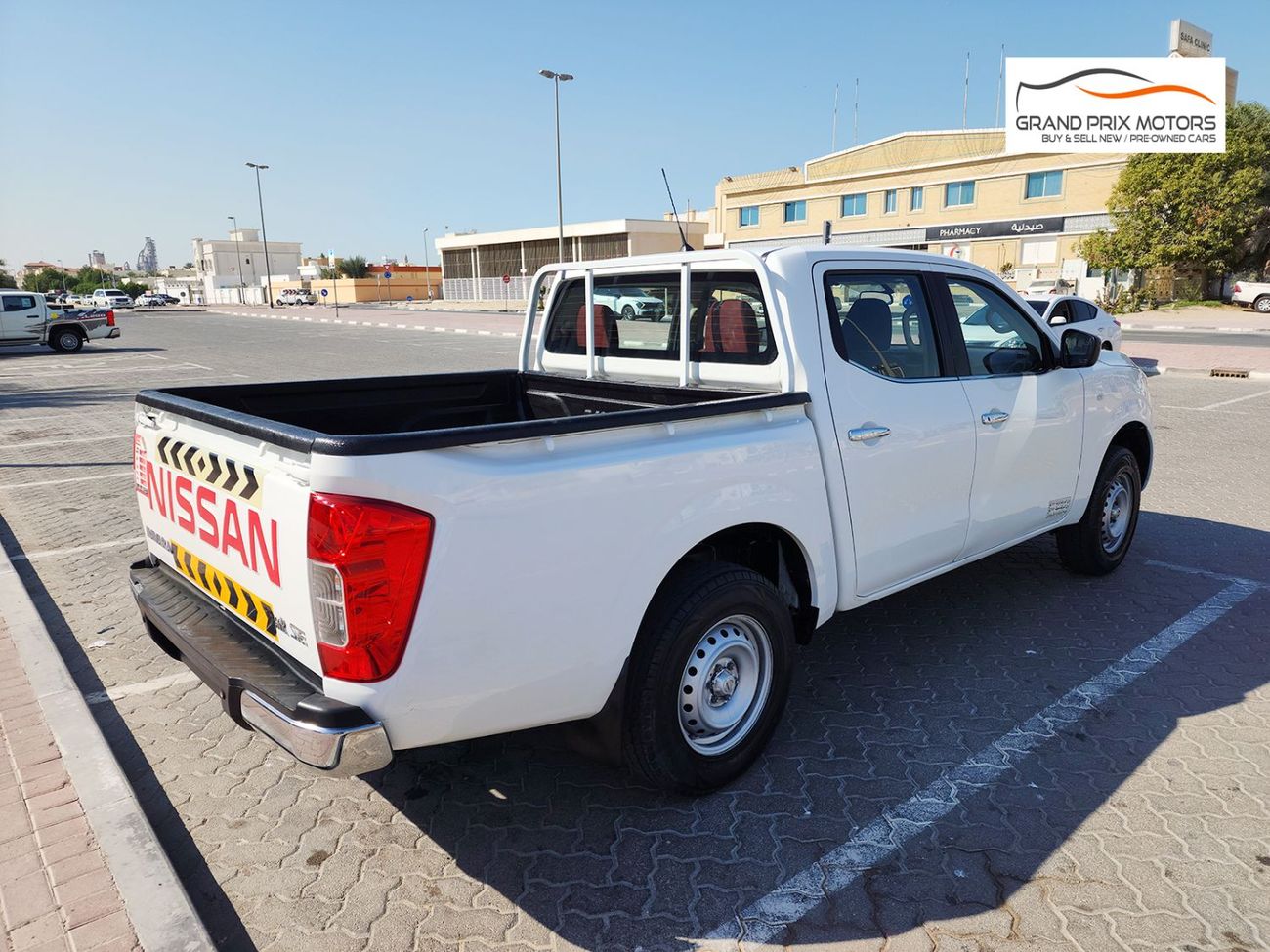 Nissan Navara Std 2.5L RWD A/T DOUBLE CABIN