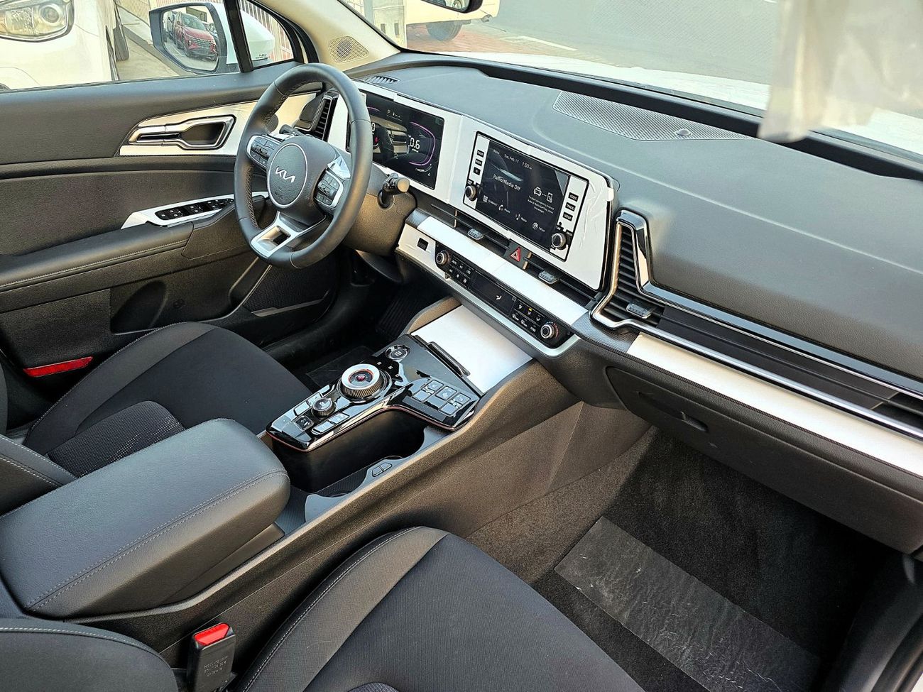 Kia Sportage KIA SPORTAGE EX 1.6L Turbo A/T SUV White pearl 2025 model