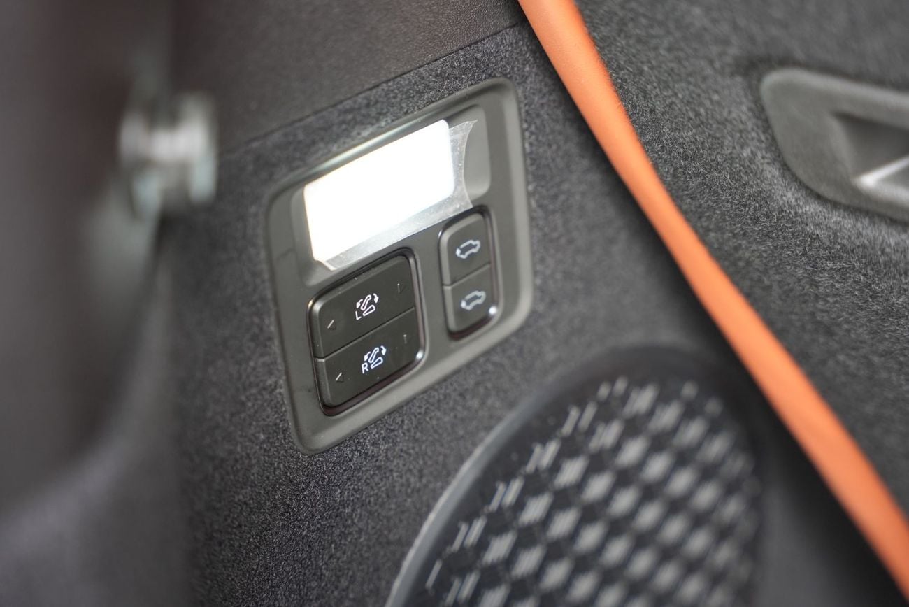 ROX Adamas 2026 ROX ADAMAS 7-Seats EREV SUV 4x4 White 0KM