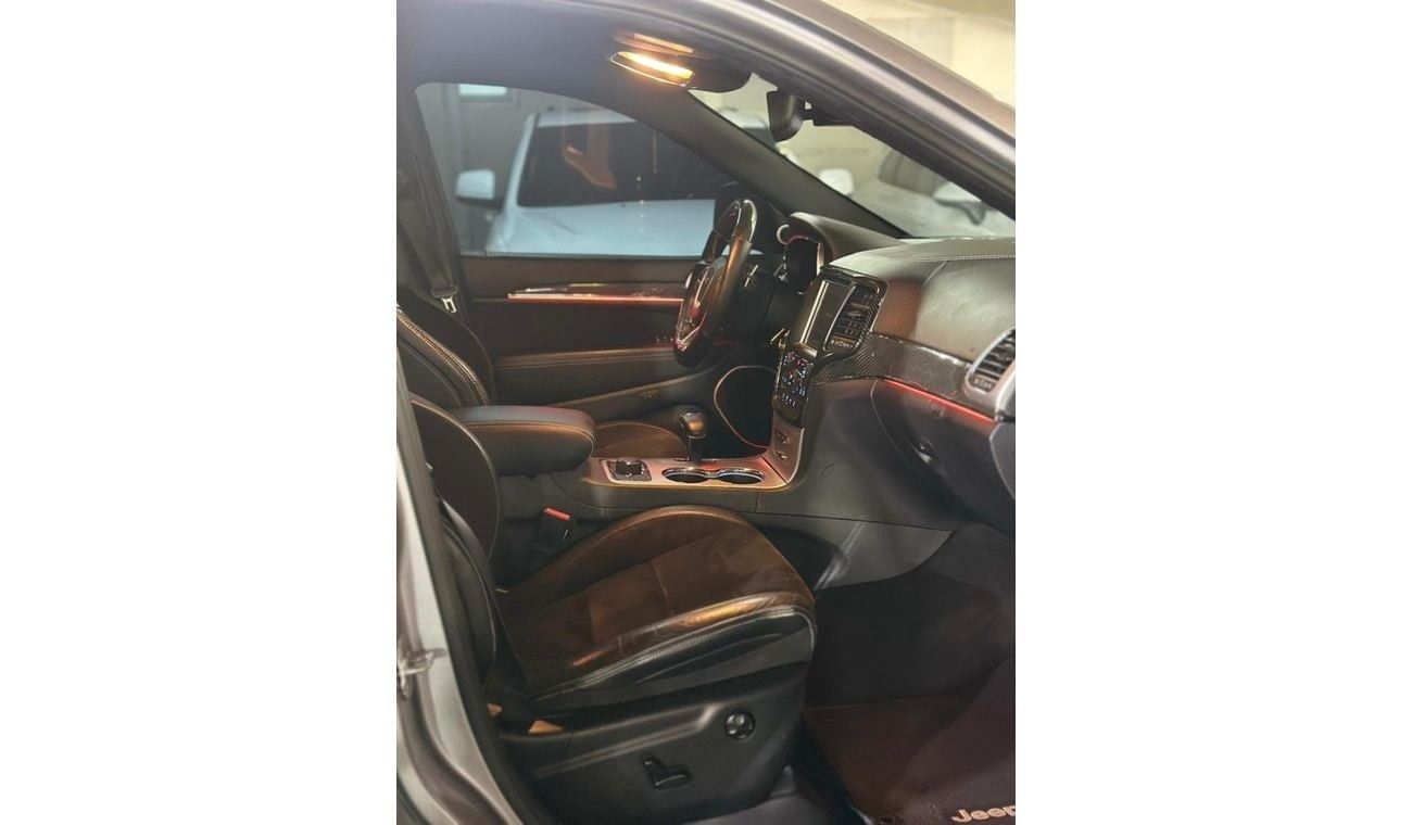 Jeep Grand Cherokee SRT8 6.4L