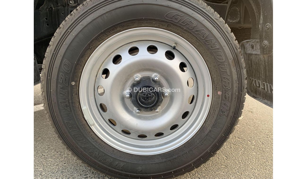 Toyota Hilux TOYOTA HILUX 2.7L PETROL PICK-UP 4WD 4DOORS MODEL 2023  WHITE COLOR