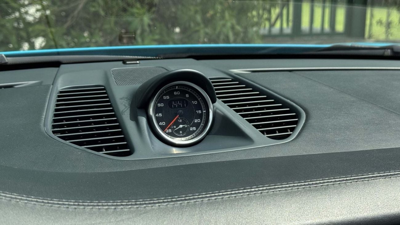 Porsche 911 CARRERA