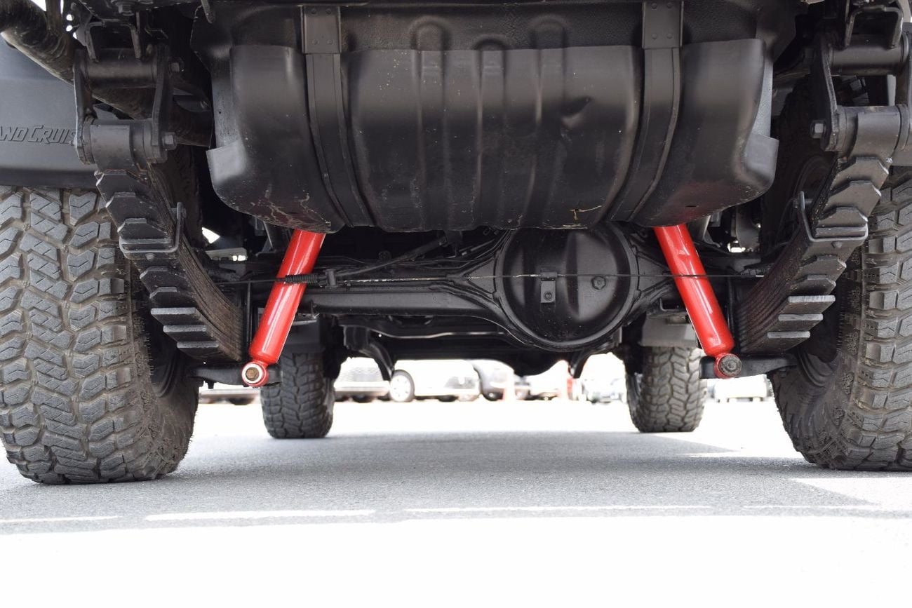 تويوتا لاند كروزر بيك آب 4.5L diesel Manual (export Only)