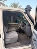 تويوتا لاند كروزر بيك آب diesel 4.5 liter ,right hand drive ,2024 shape ,year model 2017 ,only for export available