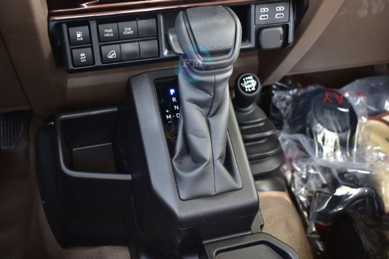 Toyota Land Cruiser Pick Up 79 SDLX V6 4.0L Petrol 4WD Automatic