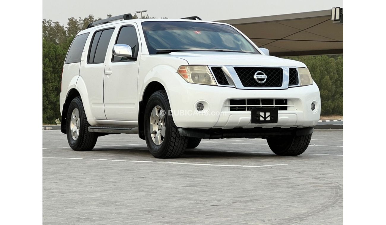 Nissan Pathfinder SE
