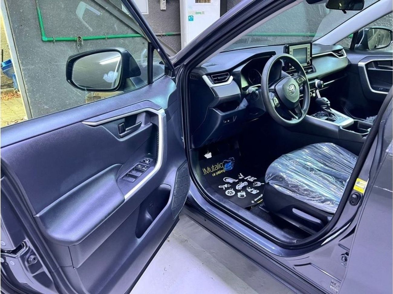 Toyota RAV4 LE Perfect inside and out