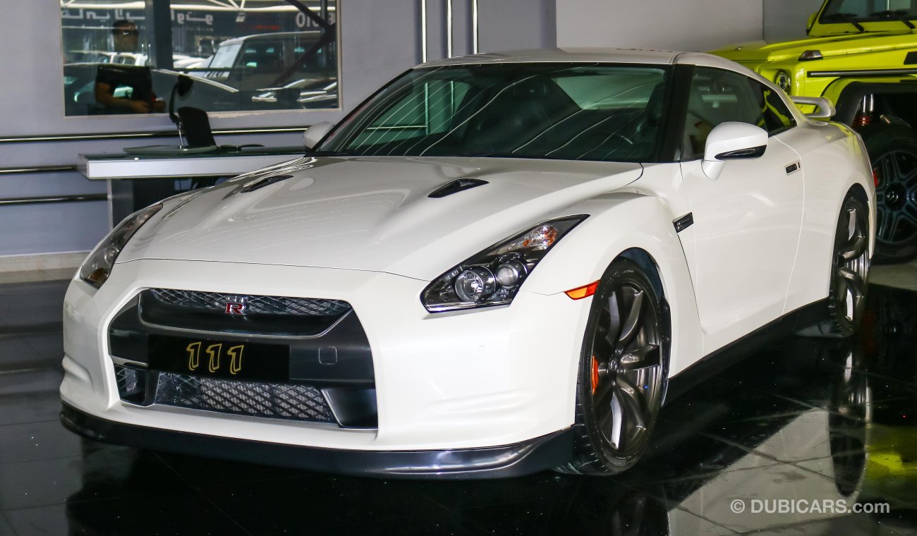 Nissan GT-R