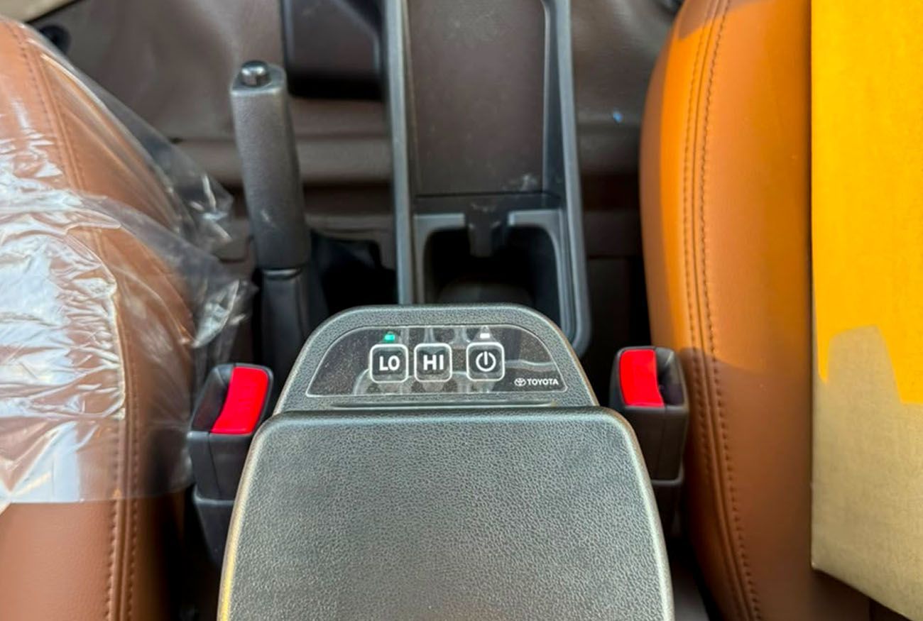 Toyota Land Cruiser 70 LC79 LX
