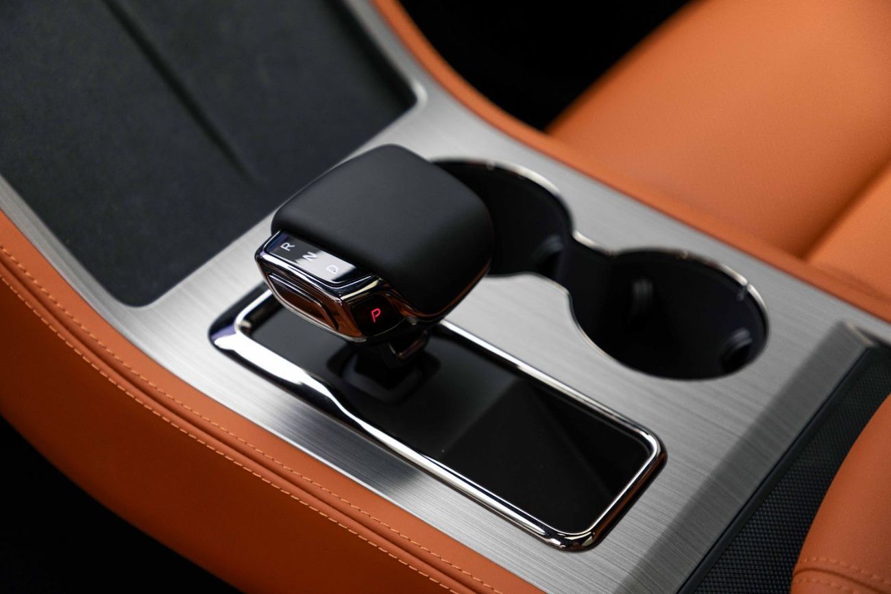 ROX 01 1.5L - Plug-in Hybrid - White Inside Orange | Export Only