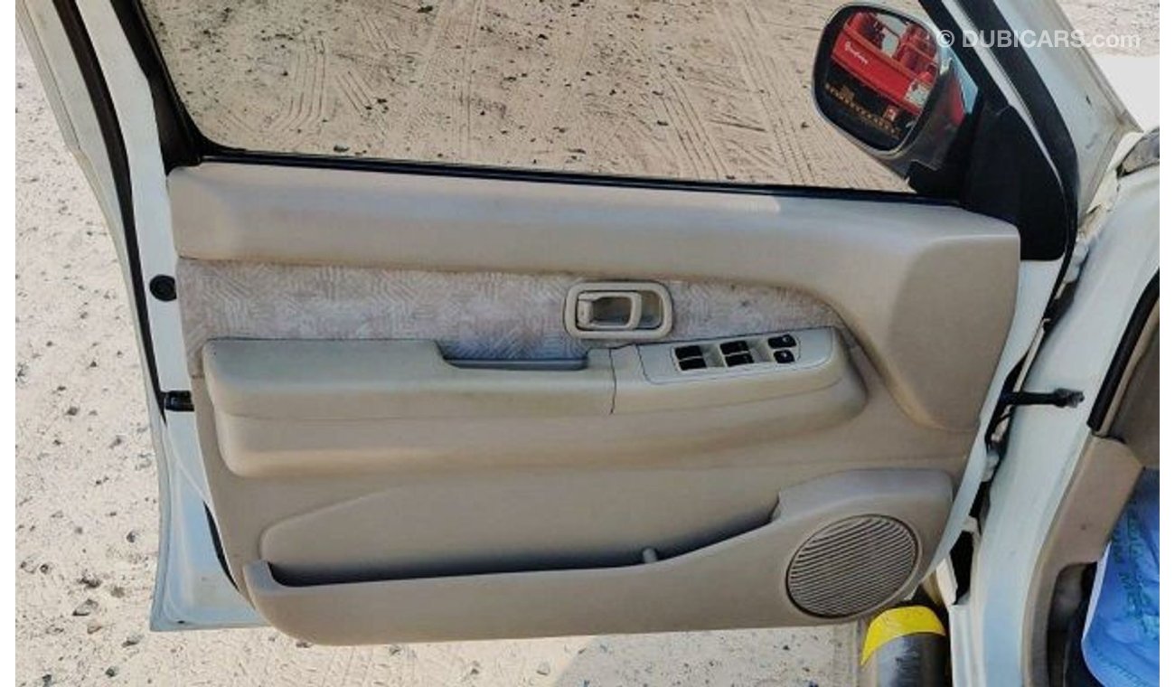 نيسان باثفايندر NISSAN PATHFINDER 2002 WHITE