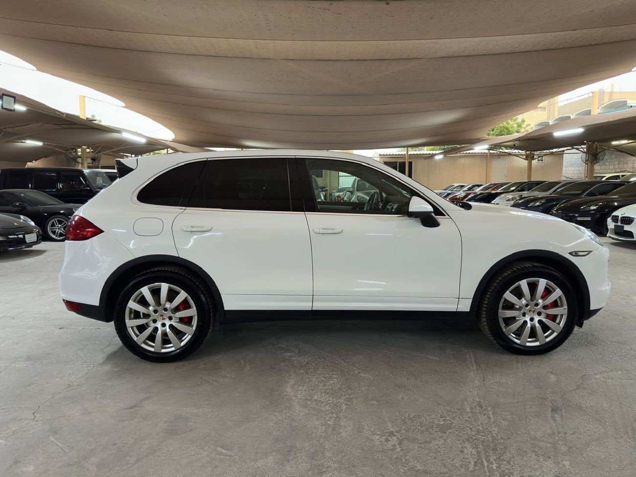 Porsche Cayenne Turbo 4.8L (500 HP) PORSCHE CAYENNE TURBO 2012 4.8L | PANORAMIC ROOF | BOSE SOUND SYSTEM | SPECIAL B