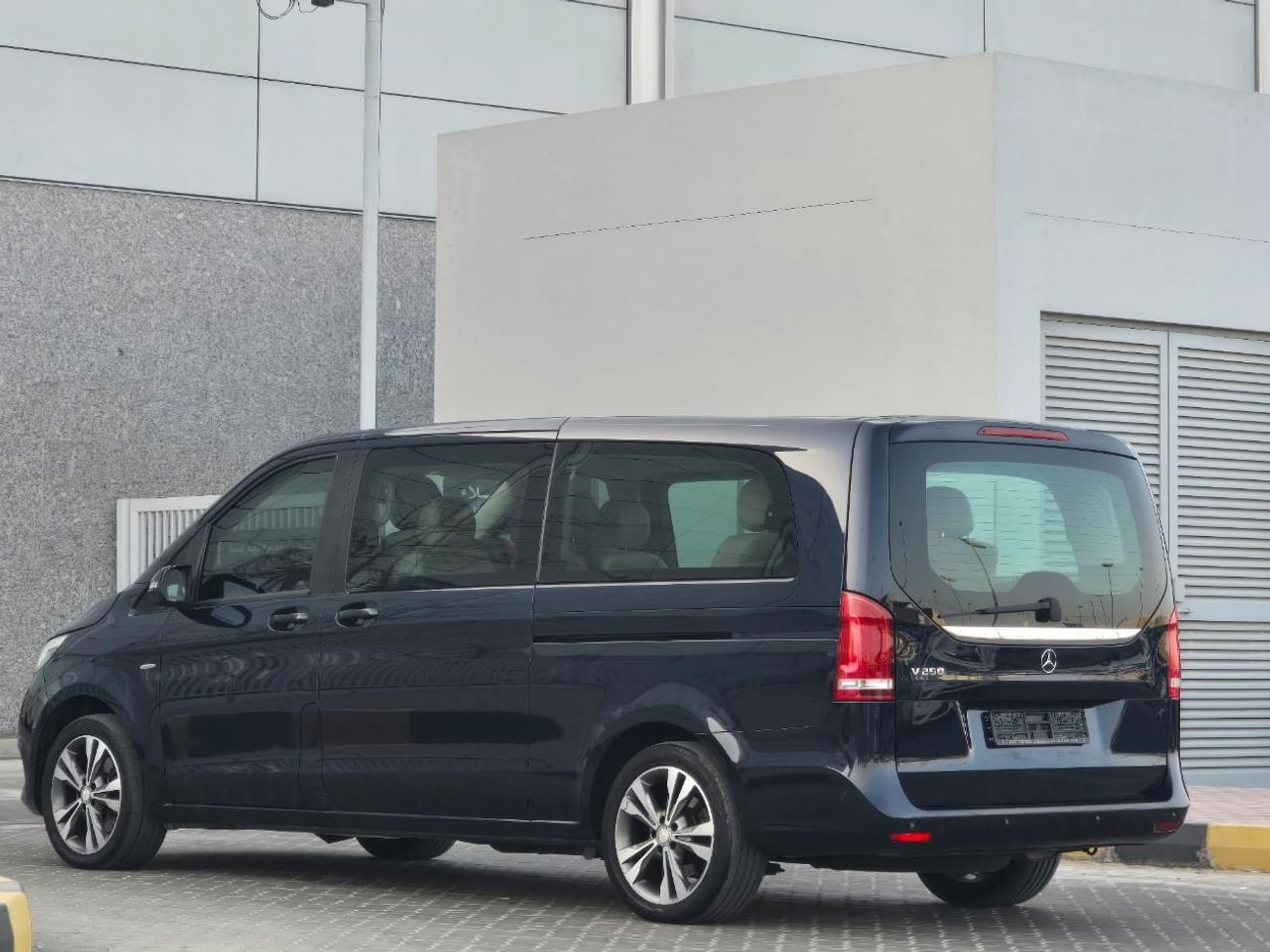 مرسيدس بنز V 250 اكسكلوسيف