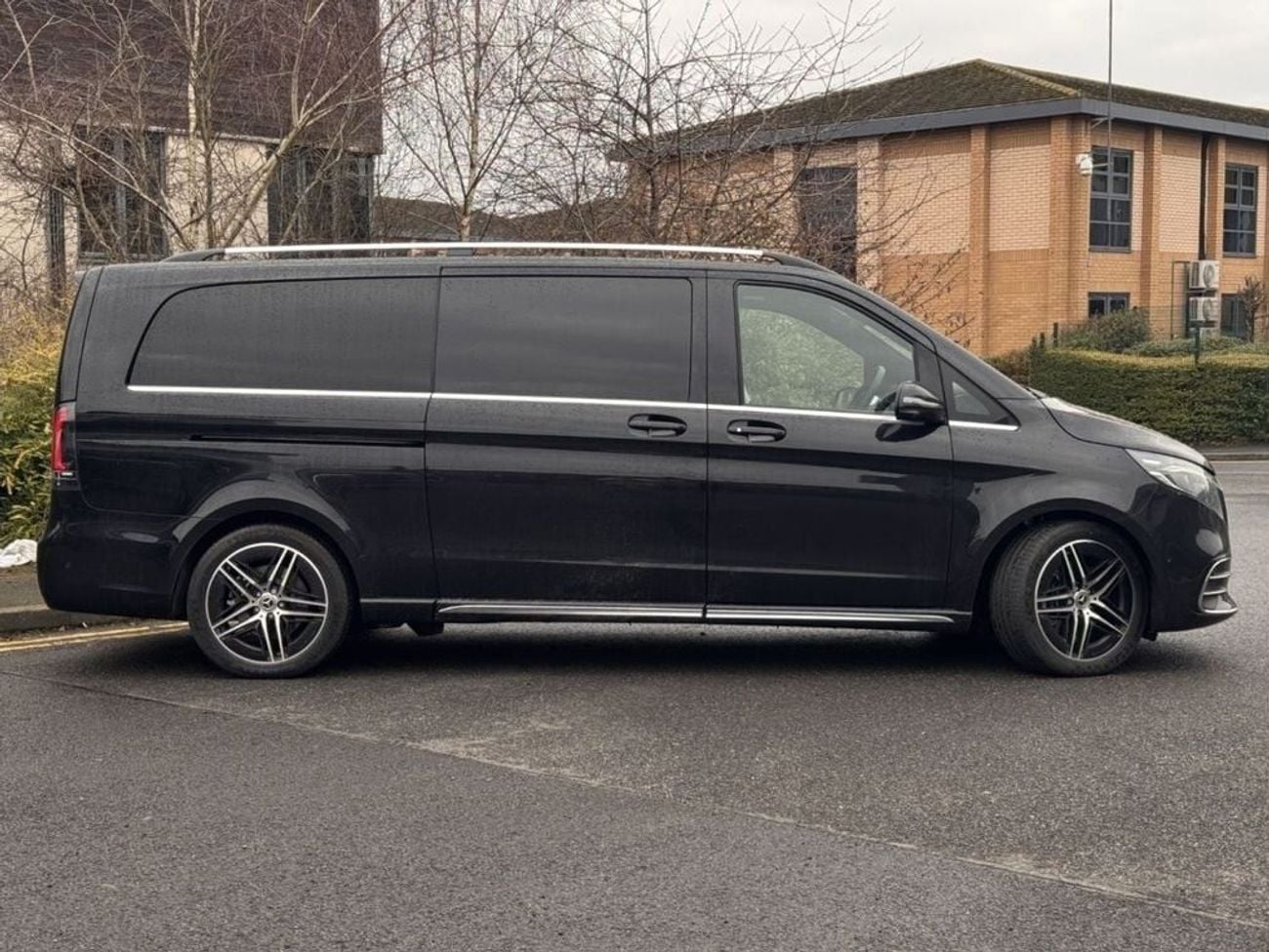 Mercedes Benz V300 AVANTGARDE VIP conversion Brand New 2025 Model in RHD or LHD