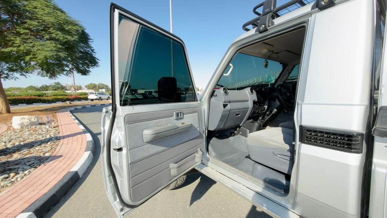 Toyota Land Cruiser Pick Up SINGLE CAB | MODIFIED TO 2025 MODEL | MANUAL TRANSMISSION | GTK SPORTS BAR | 4.5L DIESEL ENGINGE | R