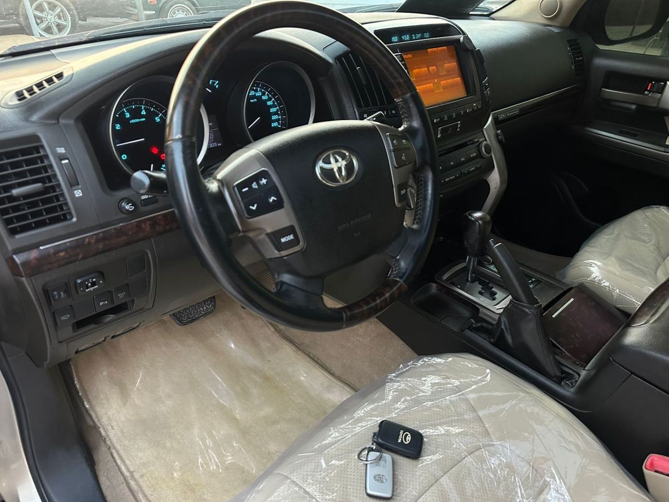 تويوتا لاند كروزر VXRi V8 GCC