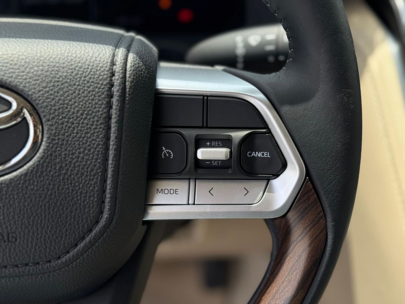 Toyota Land Cruiser GXR 3.5L