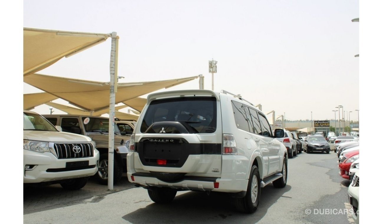 Mitsubishi Pajero GLS Top GLS Top ACCIDENTS FREE - GCC - FULL OPTION - CAR IS IN PERFECT CONDITION INSIDE OUT