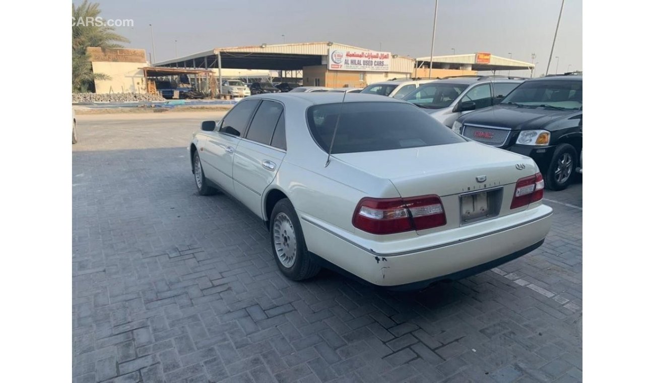 Infiniti Q45 1997 model gulf 8 cylinder