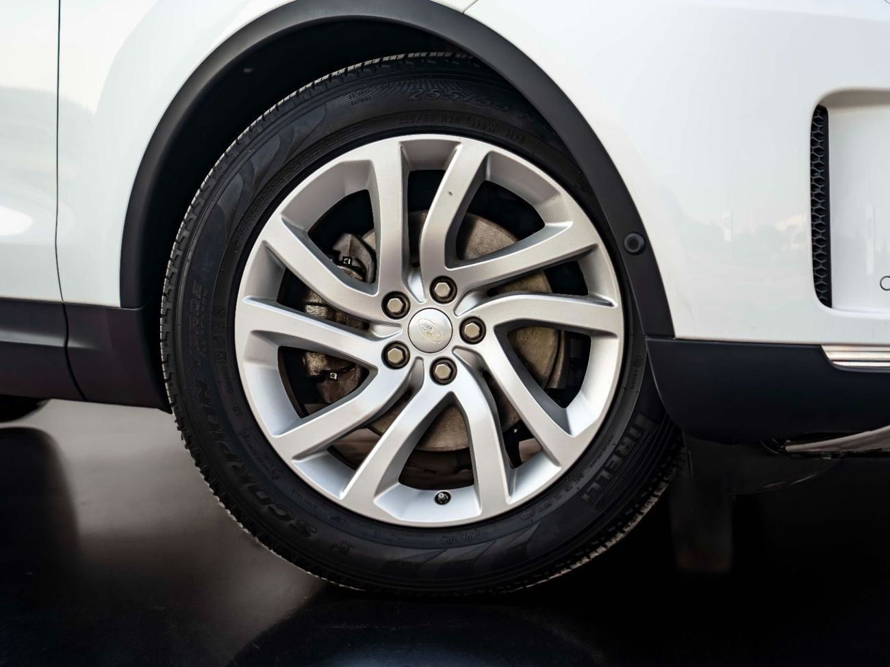 Land Rover Discovery HSE 3.0L (335 HP)