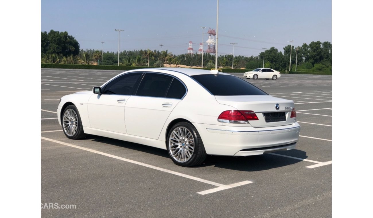 BMW 750Li Model 2007 GCC CAR PERFECT CONDITION FULL OPTION SUN ROOF LEATHER SEATS BACK CAMERA BACK AIR CONDITI