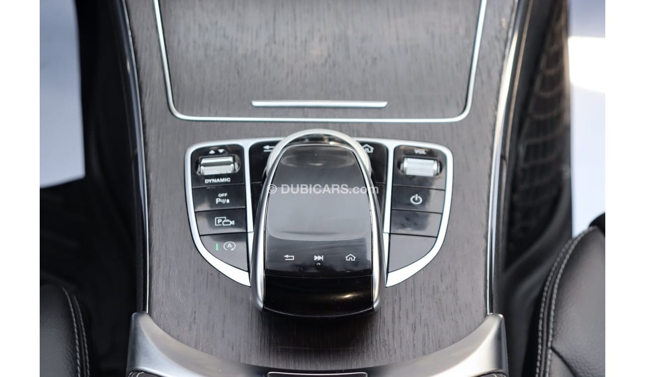 Mercedes-Benz C 300 Std Mercedes-Benz C300 / Canadian / 2021 /