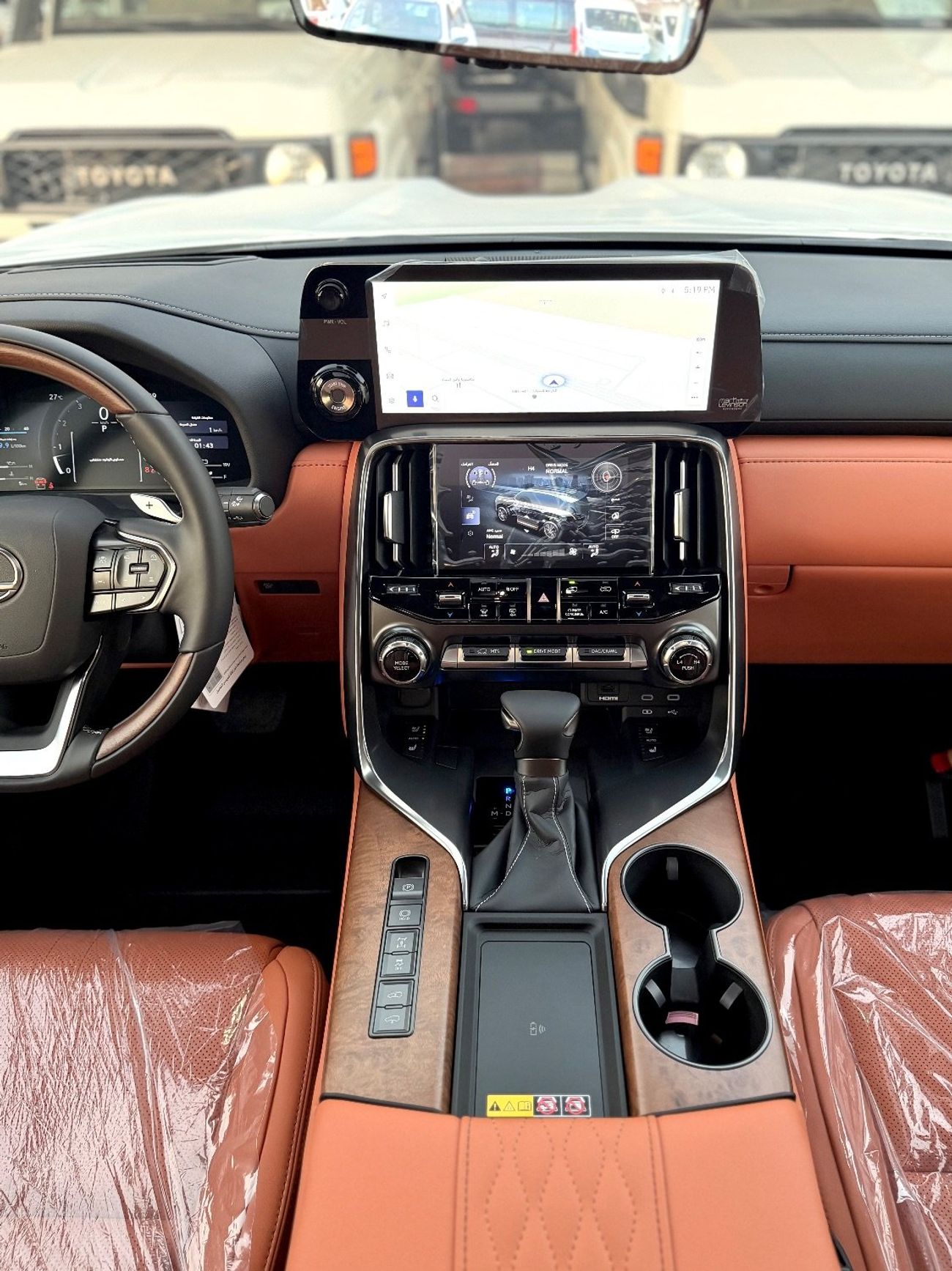 Lexus LX 600 LX 600 VIP || Kuro || 4 Seats || 2025