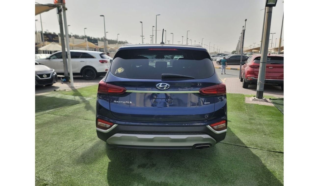 هيونداي سانتا في 5 Seater / 2.4Cc