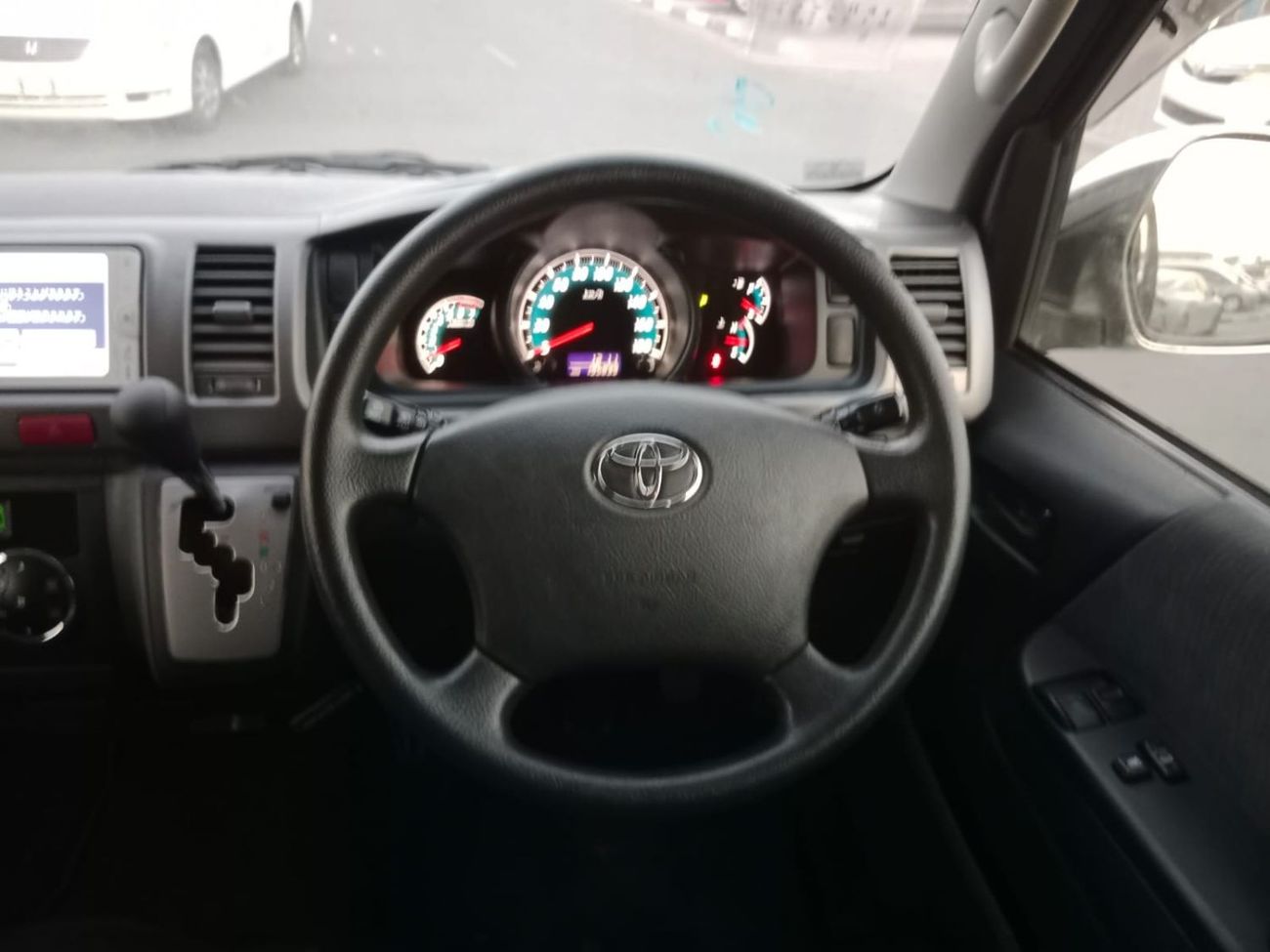 Toyota Hiace TOYOTA HIACE VAN RIGHT HAND DRIVE(PM74575)