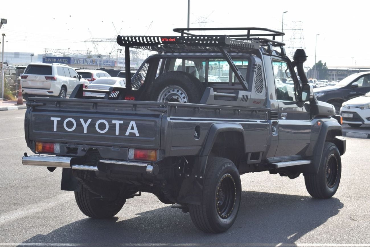 تويوتا لاند كروزر بيك آب Toyota landcruise pickup single cab 2011model Facelifted 2024 4.5 1 VD Diesel engine Colour Grey Tra