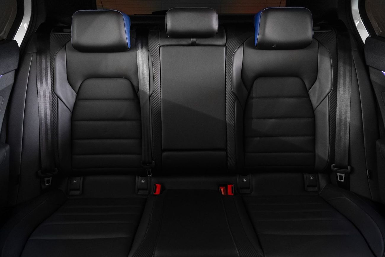 فولكس واجن جولف ار Base 2.0T