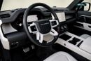 Land Rover Defender 110 X Dynamic HSE GCC Specs / Al Tayer Warranty + Service
