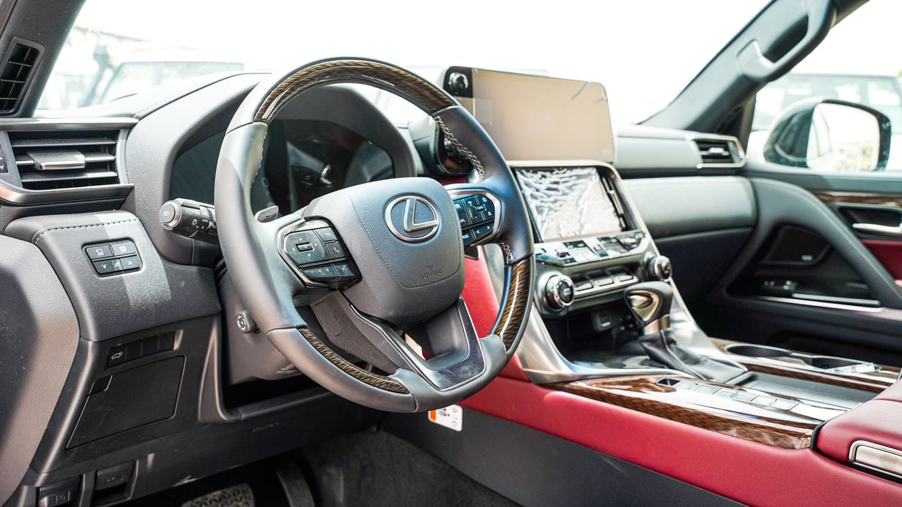 Lexus LX600