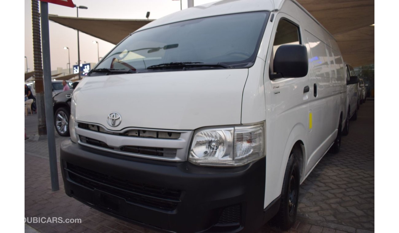 تويوتا هاياس Toyota Hiace Highroof Van,model:2013. Excellent condition