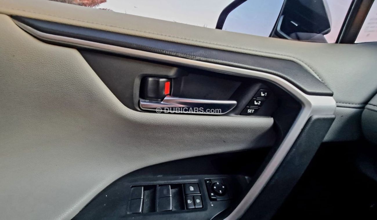 Toyota RAV4 | USA SPECS | V4 | 2WD | PANORAMIC ROOF | FULL OPTION