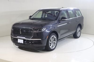 Lincoln Navigator RESERVE N1525 / FREE INSURANCE + REGISTRATION / AL TAYER MOTORS AL QOUZ SHOWROOM