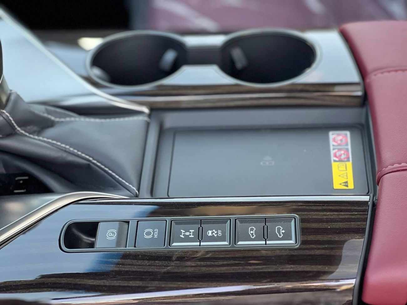 Lexus LX 600 3.5L URBAN PTR A/T // 2025 // FULL OPTION WITH RADAR , HEADUP DISP , MARK LEVINSON // SPECIAL OFFER